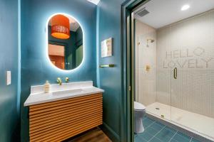 Lavish Loft on Main St - Walk to Stn Mtn Park!