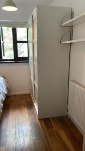London Single Refurbished Bedroom