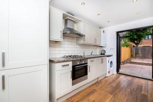 London Single Refurbished Bedroom