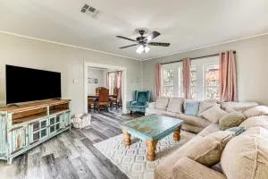 Near Campus and Casino Family-Friendly Durant Home! - 阿托卡