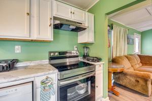 Fishing On-Site Waterfront Home in Bay St Louis