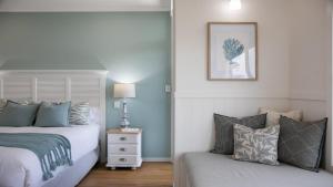 Amazing Views, Stunning Beaches and Beautiful Bushwalks