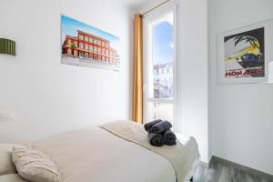 Charming Apt Nice Port Place du Pin with Balcony