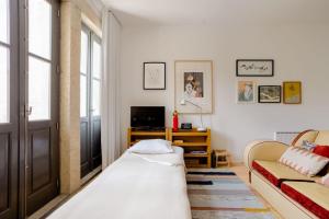 Sunny Priorado Vintage studio with balcony