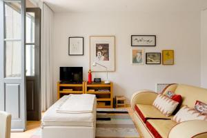 Sunny Priorado Vintage studio with balcony