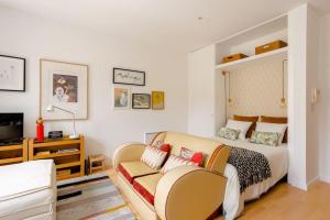 Sunny Priorado Vintage studio with balcony