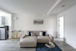 Cozy Downtown Apartment - Strood