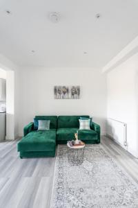 Cozy Downtown Apartment