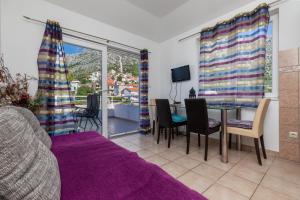 Apartments by the sea Igrane, Makarska - 22690
