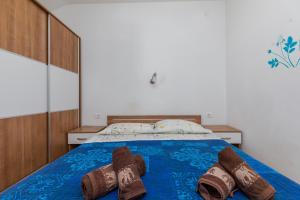 Apartments by the sea Igrane, Makarska - 22690