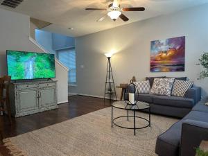 Cozy townhome in The Woodlands