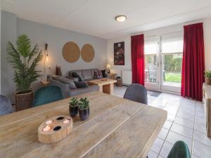 Holiday Home in Peaceful Dutch Park with Terrace