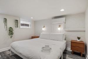 Garden-Level 2-BR Apt in Historic Petworth Home