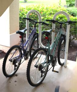 Villa Amalfi -Golf Clubs -Deluxe Sleep-Smart TVs-2 Pools-Pets-Beach-WiFi