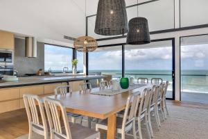 Boomer Paradise - 15 Boomer Drive - Luxury - Wi-Fi - Linen Included