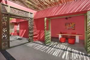 PinkCoco Gili Trawangan - Constant Surprises - for Cool Adults Only
