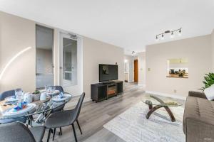 Beautiful City Two Beds Suite with Free Parking