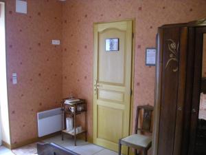 B&B / Chambres d'hotes Gite et camping a la ferme avec espace detente - Profitez de la campagne du Berry - FR-1-591-558 : photos des chambres