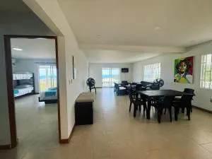 Red Snapper Guest House - Smooth Water Bay