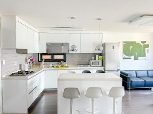 3BR Jong-RO Family House, 4Beds, 6 people