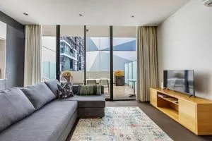 Modern Nomads South Yarra 1BR Large Outdoor Space Near Station - Richmond