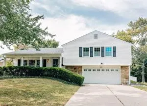 Cozy 4BR Home with 2by5 Baths - 霍夫曼庄园