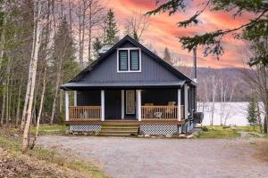 Ultimate Lakeview Retreat - Hot Tub, Paddle & Play