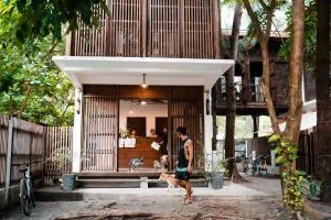 Aluntala Hostel - Botolan