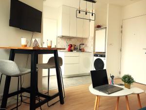 Studio CERGY 5 min de la Gare et place parking