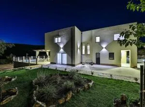 Luxurious Sanctuary Villa Primorski Dolac with Pool - Prgomet