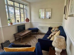 Royal Pavilion Garden Apartment with Parking