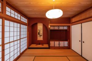 尾道蝸牛 尾道駅から車でわずか10分 贅沢な広さと快適さを備えた滞在型旅館 無料駐車場3台有り supported by COCOSTAY