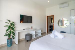 Viewbali 2- Modern Villa with Stunning Rooftop Views