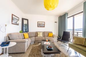 Beachfront 3bdr apt on Marginal Boulevard