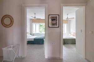 2BR Flat W Modern Touches