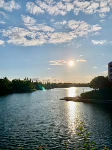 Appartement vue sur Lac proche métro