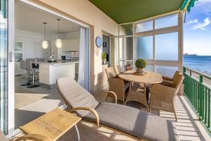 Cozy 2 Bedroom with magic sea view