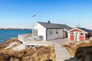 Paradise by the Seaside - Bukta Paradise by the Seaside - Bukta