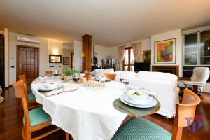 Gardastar La stella del Lago DesenzanoLoft Official Partner Homes & Villas by Marriott Bonvoy