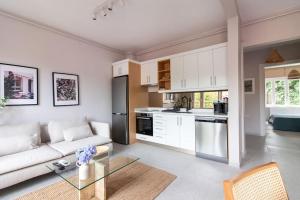 2BR House W Island Charm