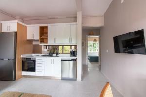 2BR House W Island Charm