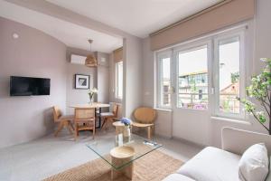 2BR House W Island Charm