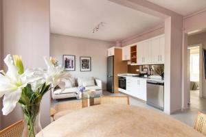 2BR House W Island Charm