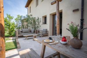 Coratina Gorgeous Apartment With Pool, Montaione, Toscana