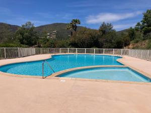 Appartement de standing 4-6 personnes rénové piscine clim Golfe de St Tropez