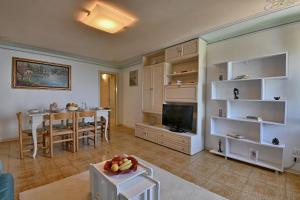 Al Pos - Theater Home