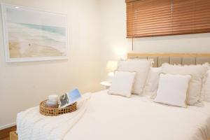 Four Palms, 8 min walk to Beach- Pet Friendly