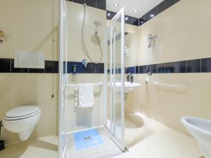 Chambre Triple - Accessible aux Personnes à Mobilité Réduite