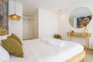 Casa Caracol, luxury house with a panoramic ocean view