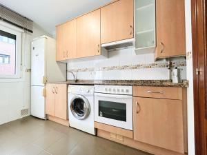 Cómodo apartamento con piscina by beBalmy